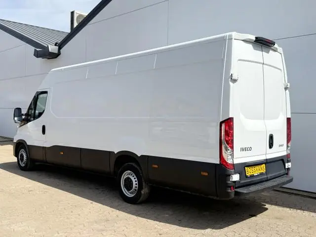 Iveco Daily 35S18 3.0 Automaat L4H2 LED Climate Control Cruise Control Camera