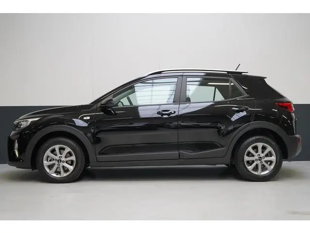 Kia Stonic 1.0 T-GDi 120pk MHEV DynamicLine | Carplay | Trekhaak | All-seasonbanden | Camera | Cruis...