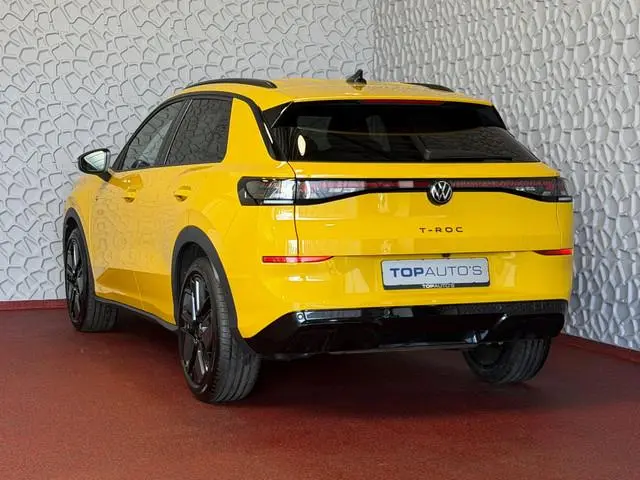 Volkswagen T-Roc 1.5 eTsi R-LINE 150PK EDITION BLACK STYLE 19''LMV  IQ LED/GRIL/LOGO STOEL/STUUR.VER...
