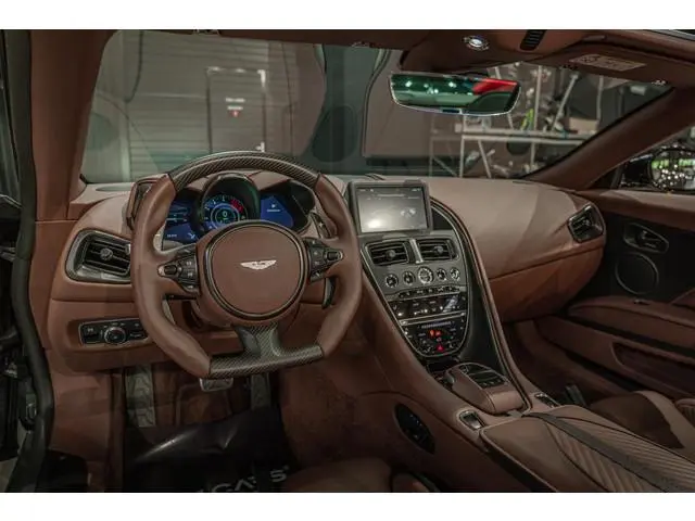 Aston Martin DBS