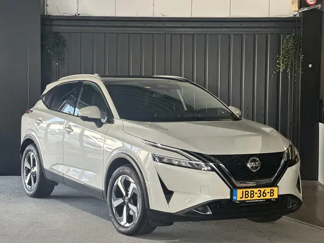 Nissan Qashqai 1.3 MHEV Xtronic Tekna | Panoramadak | Sfeerverlichting | Carplay | 360 Camera | Head...