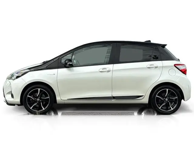 Toyota Yaris 1.5 Hybrid Bi-Tone ✅ Trekhaak ✅ Camera ✅ Navi