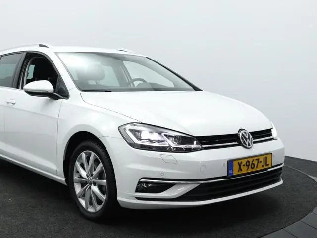 Volkswagen Golf 1.5 TSI Highline Automaat | Navigatie | Camera | Adaptive cruise