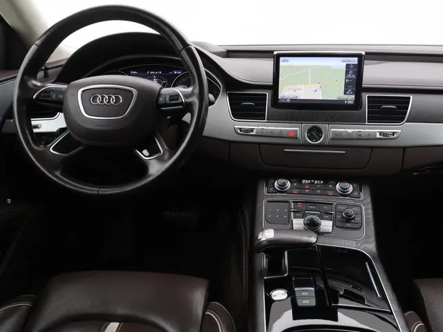 Audi A8 3.0 TDI V6 262 PK DESIGN SELECTION + MASSAGE | HEAD-UP | WEGK. TREKHAAK | SCHUIFDAK
