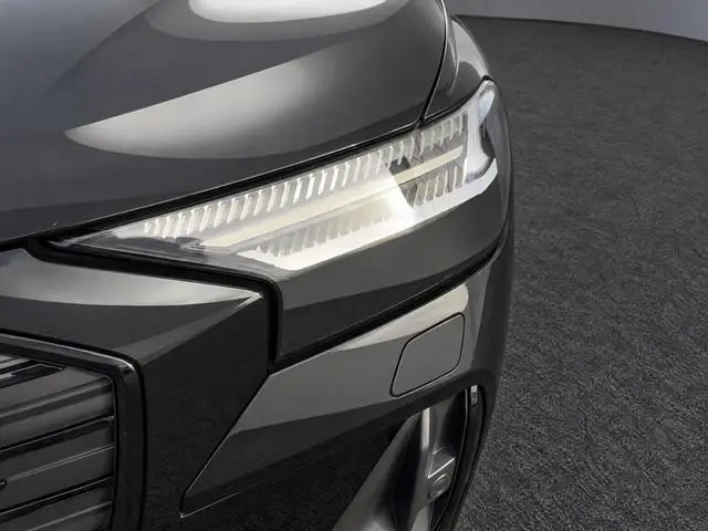 Audi Q4 e-tron 45 quattro 286pk S Edition 82 kWh · Trekhaak · 21'' Velgen · Apple/Android Car Play ·...