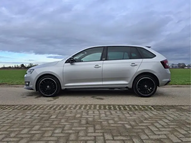 ŠKODA Rapid Spaceback 1.0 TSI Greentech Clever - 110 Pk - Euro 6 - AUTOMAAT - Navi - PDC V+A