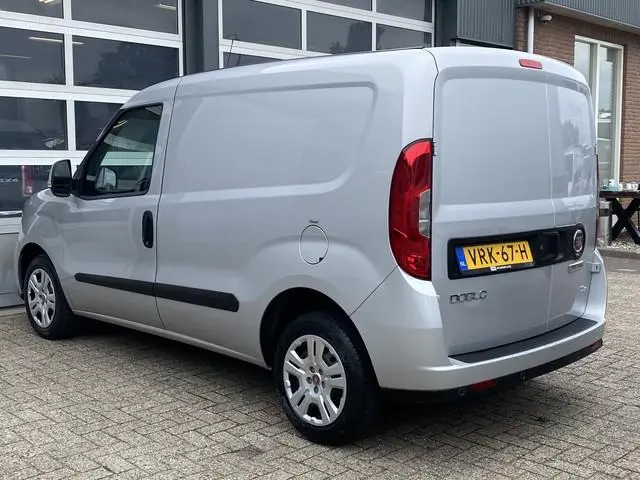 Fiat Doblò Cargo 1.3 MJ L1H1 SX Btw en Bpm vrij Airco Cruise controle Navigatie Tussenschot Parkeerh...