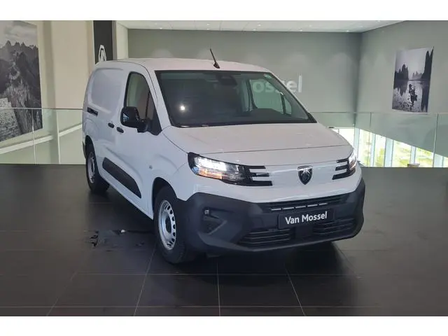 Peugeot e-Partner 136 L2 50 kWh | Climate Control | Stoelverwarming | Navigatie | Apple Carplay / An...