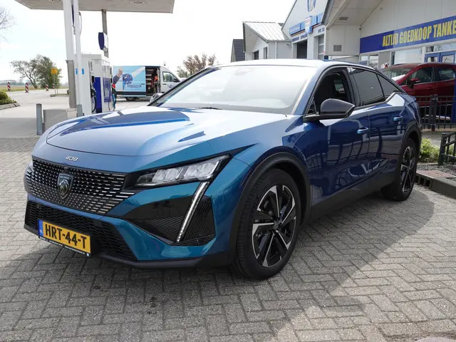 Peugeot 408