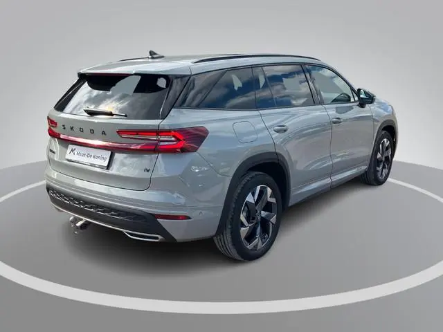 Skoda Kodiaq 1.5TSI 150KW/204PK PHEV Sportline Business · Panoramadak · Trekhaak · Camera + Parkeers...