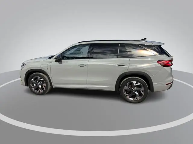 Skoda Kodiaq 1.5TSI 150KW/204PK PHEV Sportline Business · Panoramadak · Trekhaak · Camera + Parkeers...