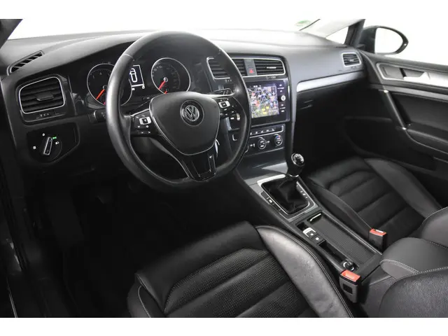 Volkswagen Golf Variant 1.0 TSI Trendline *Leer*Camera*Carplay*
