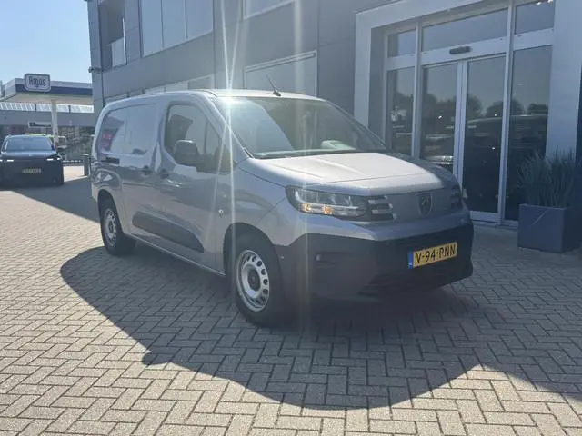 Peugeot e-Partner 136 L2 50 kWh