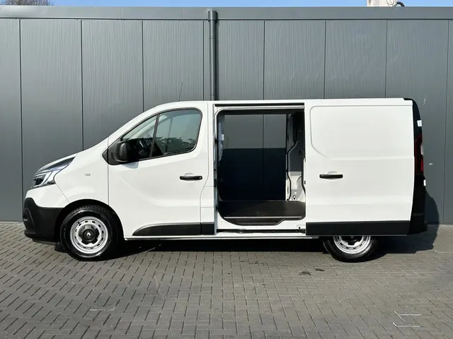 Renault Trafic 2.0 dCi 120 PK / L1H1 / 1e EIG. / 80.067 KM !! / 2x SCHUIFDEUR / TREKHAAK / AIRCO / C...