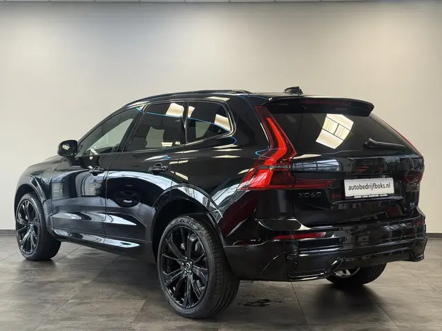 Volvo XC60 2.0 T8 Plug-in hybrid AWD Ultra Black Edition Luchtvering Harman & Kardon