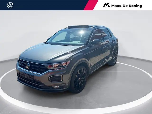 Volkswagen T-Roc 1.5 TSI 150pk DSG R-line · Panoramadak · Camera · Beats Audio · Afneembare Trekhaak...