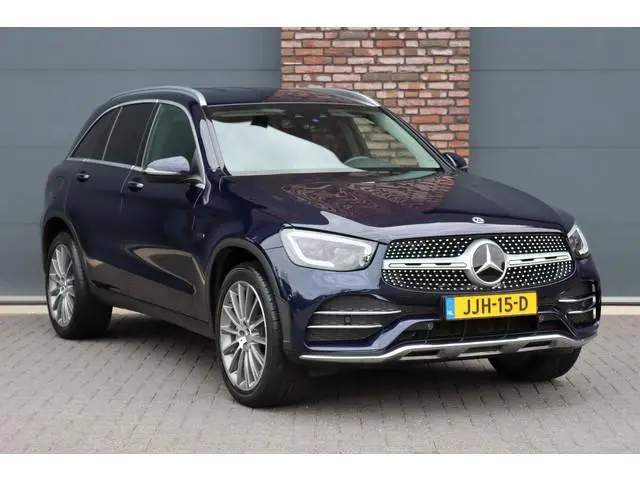 Mercedes-Benz GLC-klasse 300e 4MATIC AMG Line | Distronic+ | Memory | Trekhaak | HUD | Verwarmd Stuu...