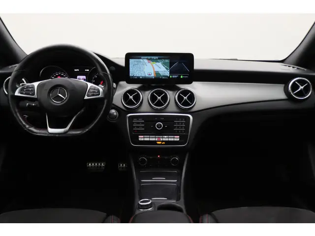 Mercedes-Benz CLA-klasse Shooting Brake 180 Business Solution AMG Night Upgrade Automaat Panoramadak...
