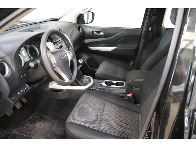Nissan NAVARA 2.3 dCi PICK UP 4X4 3500KG trekvermogen Nissan NAVARA 2.3 dCi PICK UP 4X4