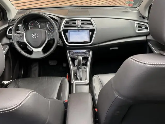 Suzuki S-Cross 1.4 Boosterjet Style Smart Hybrid Panodak / Leer / Trekhaak / Clima / Camera