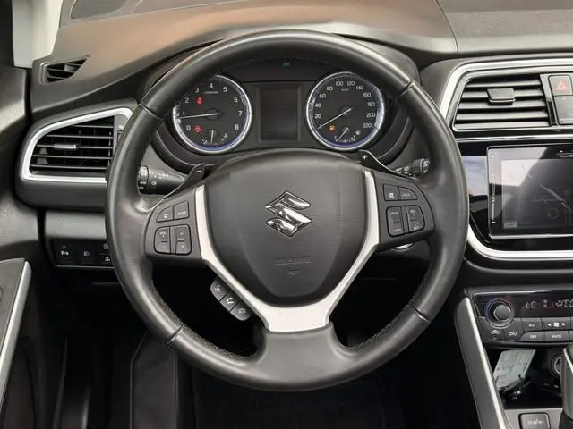 Suzuki S-Cross