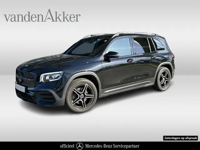 Mercedes-Benz GLB 180 AMG // Nightpakket // Sfeerverlichting // 19" AMG Velgen // Camera // Elek. Ac...