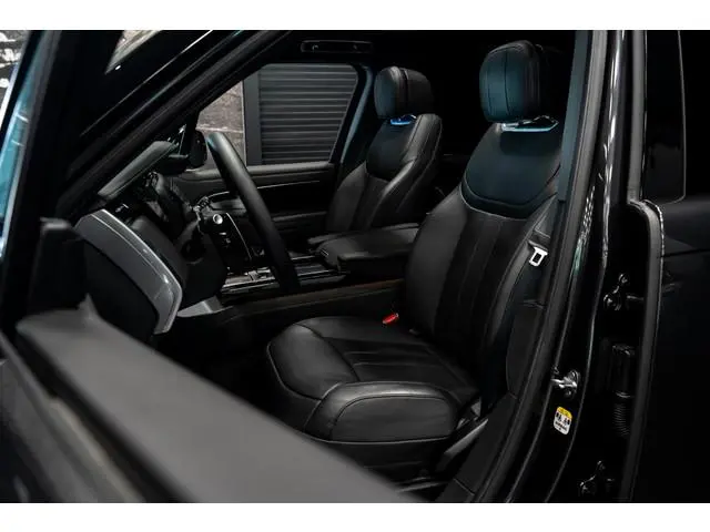 Land Rover Range Rover 3.0 P550e HSE PHEV *Meridian 3D Surround / Panorama / Stoelventilatie & Massa...
