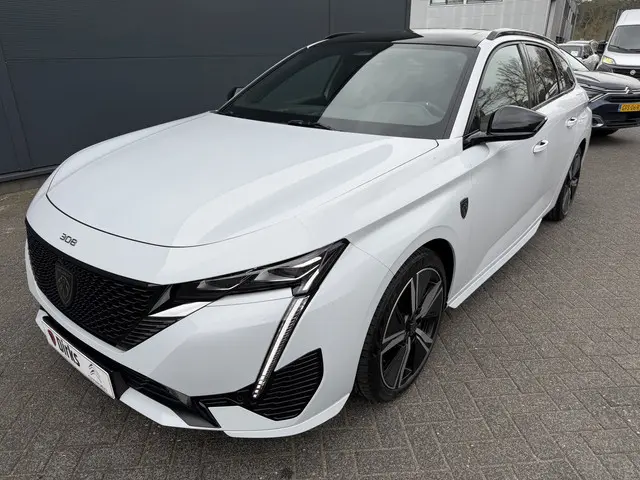 Peugeot 308 SW 180pk Plug-in Hybrid GT (Elektrisch Schuifdak - Elektrische Klep - Leder/Alcantara in...