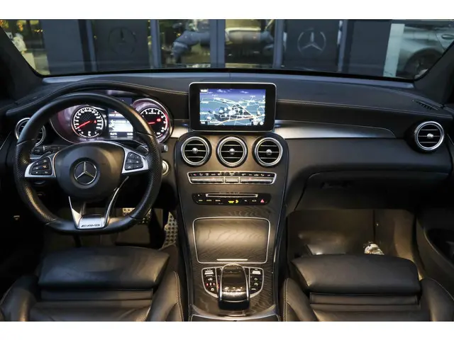 Mercedes-Benz GLC-klasse GLC43 AMG 367pk 4MATIC Panoramadak Luchtvering Burmester Trekhaak Distronic...