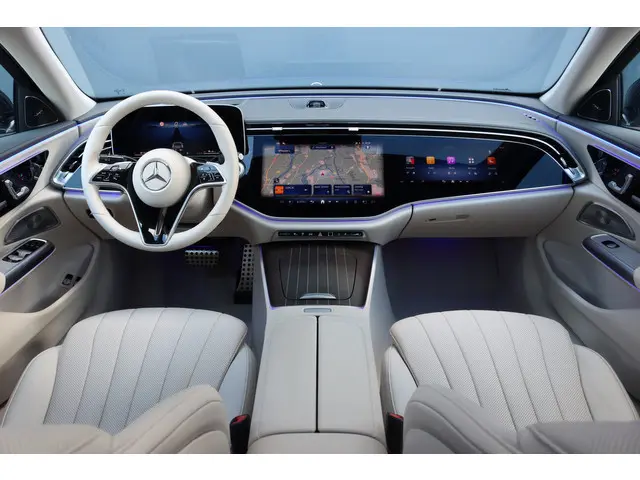 Mercedes-Benz E-klasse 400 e 4MATIC Exclusive Line | Hypercreen | Luchtvering | Achterasbesturing |...