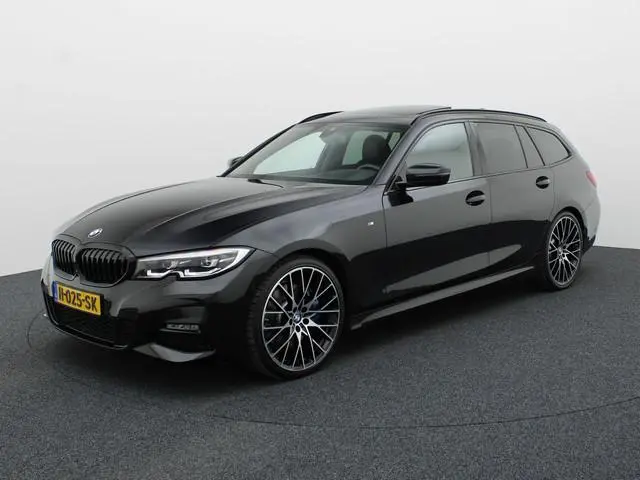BMW 3-serie Touring 320i High Executive Edition | 20'' | Pano | Head Up | Elk. A-klep | Camera | Pri...