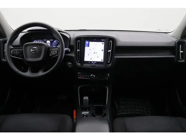 Volvo XC40 1.5 T2 Momentum Core Automaat Camera, Apple Carplay, Rijstrooksensor, LED, Climate, PDC