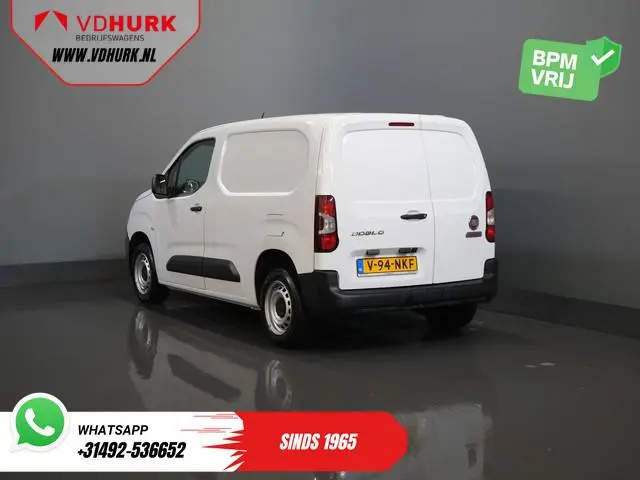 Fiat Doblo 1.5 HDi 100 pk (DEMO) 3 Pers./ CarPlay/ Stoelverw./ Camera/ PDC/ Cruise/ Airco