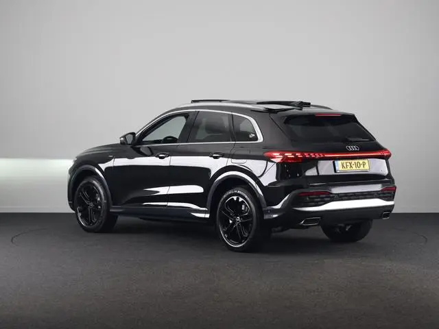 Audi Q5 2.0 TFSI e-hybrid quattro S edition 299pk | Panoramadak | Elektrisch verstelbare voorstoelen...