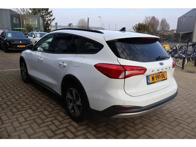 Ford Focus Wagon 1.0 Active Business 1e Eigenaar | Volledig Onderh | NAP | BTW | Camera | Af Trekhaa...