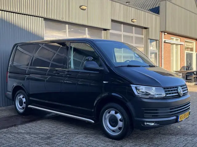 Volkswagen Transporter 2.0 TDI L1H1 150pk BTW VRIJ!! Kastinrichting Cargolock Airco Cruise controle...
