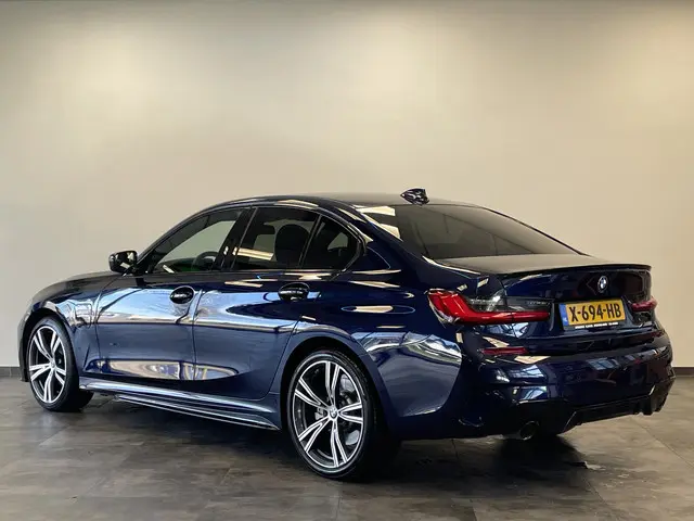 BMW 3-serie 320e High Executive M-sport Full-led VCP Navigatie 19"LM 24 maanden garantie mogelijk (*...