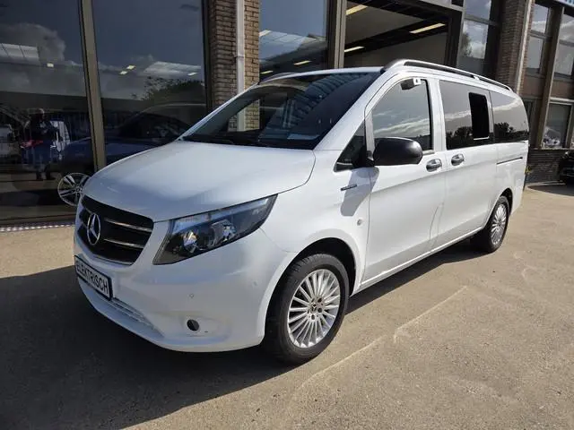 Mercedes-Benz eVito Tourer PRO L2 8-Persoons Airco L & R Schuifdeur Command Navigatie Zwart leder