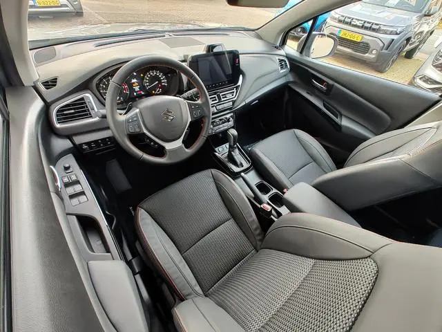 Suzuki S-Cross