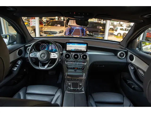 Mercedes-Benz GLC-klasse 200 Business Solution AMG Panoramadak Leer Navi Carbon