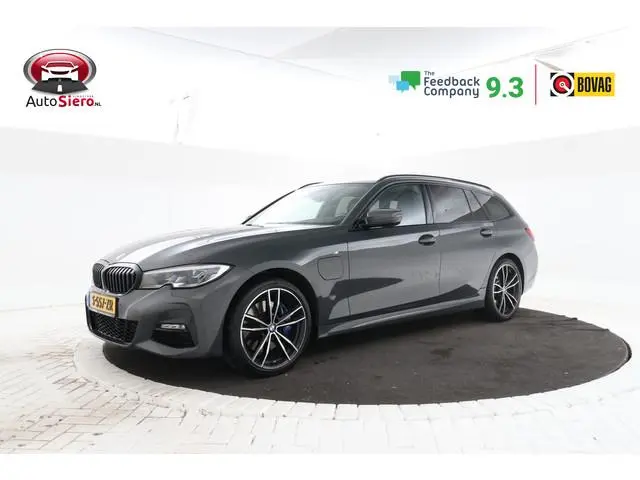 BMW 3-serie Touring 330e xDrive High Executive Panorama, M-Pakket, Trekhaak!