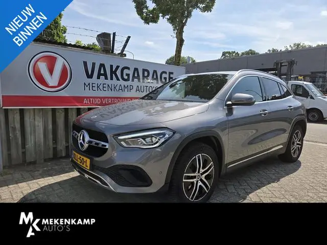 Mercedes-Benz GLA-klasse 250 e Business Solution Luxury Limited 18"/Trekhaak/Sfeerverlichting/Camera...