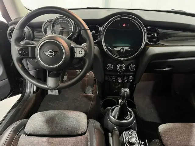 MINI 3-Deurs 1.5 Cooper Business Edition ✅ Navigatie ✅ sportstoelen ✅ LED UK achterlicht