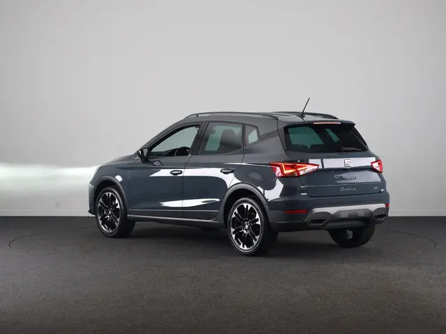 Seat Arona FR Business Connect 1.0 EcoTSI 70 kW / 95 PK SUV 5 | Bucket Seats | 18 inch Velgen 'Perfo...