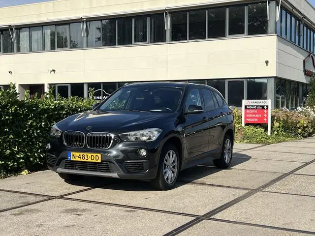 BMW X1 sDrive20i High Executive | CRUISE | STOELVERW. |  NAVI | 19526