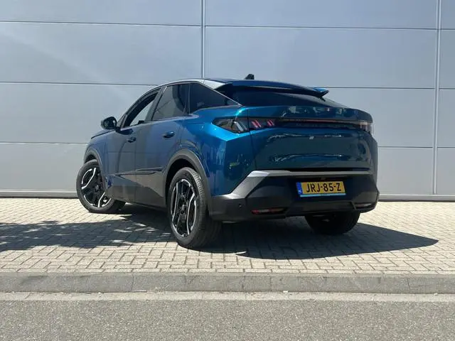 Peugeot e-3008