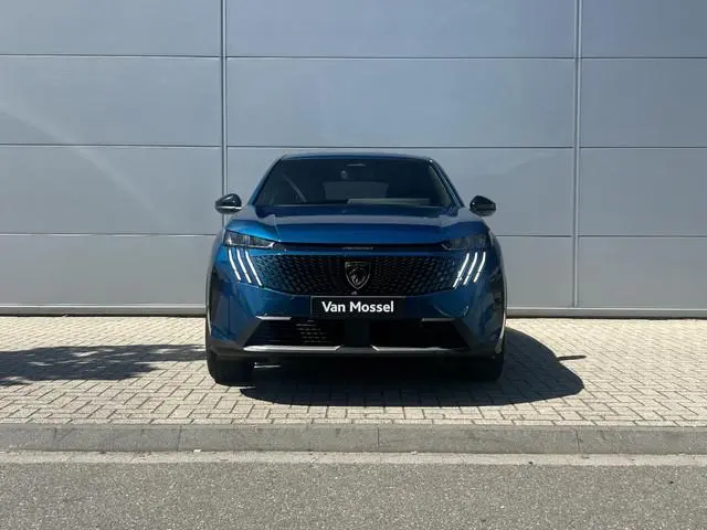Peugeot e-3008