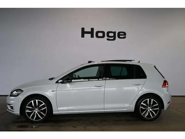 Volkswagen Golf 1.5 TSI R-Line Automaat Apple CarPlay Navigatie Panormadak Stoelverwarming Virtual C...