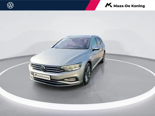 Volkswagen Passat Variant 1.5TSI/150PK Elegance DSG · Navigatie · Trekhaak · Camera + Parkeersensore...