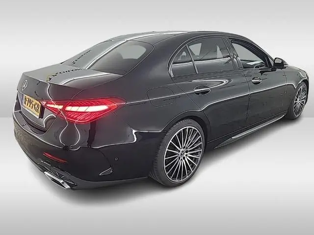 Mercedes-Benz C-klasse 180 AMG Line 1e-Eig. & Dealer-Onderh. BOVAG-Garantie. NL-Auto.